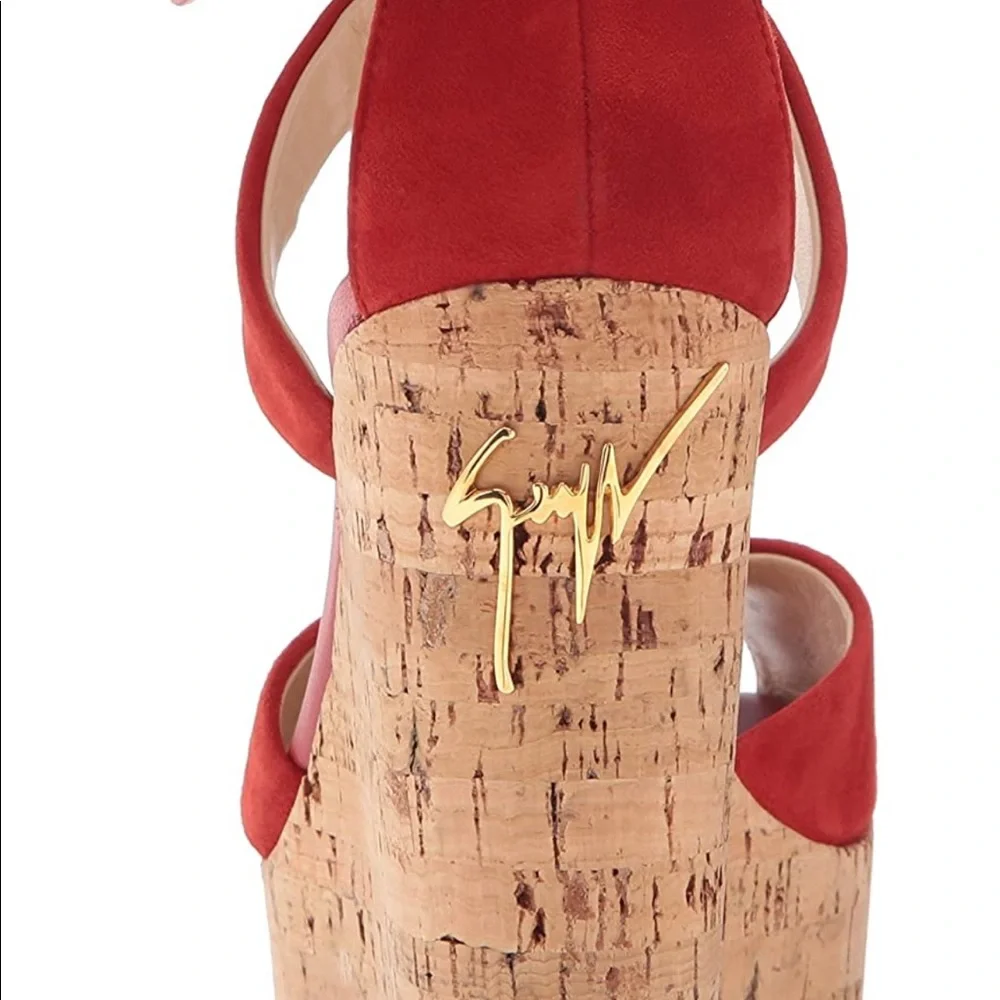 Giuseppe Zanotti: Wedge Sandal Sz: 35